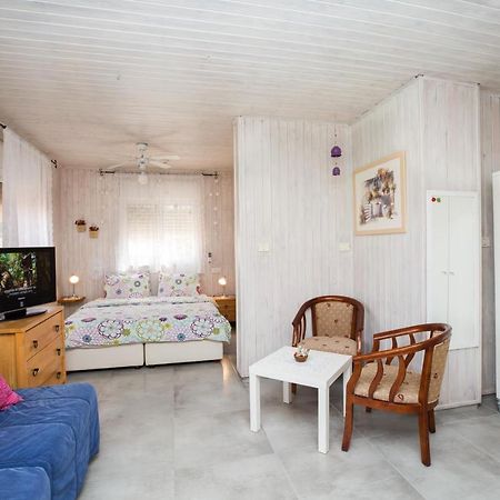 Leyad Hashmura Lodging Yesod Hamaala ภายนอก รูปภาพ