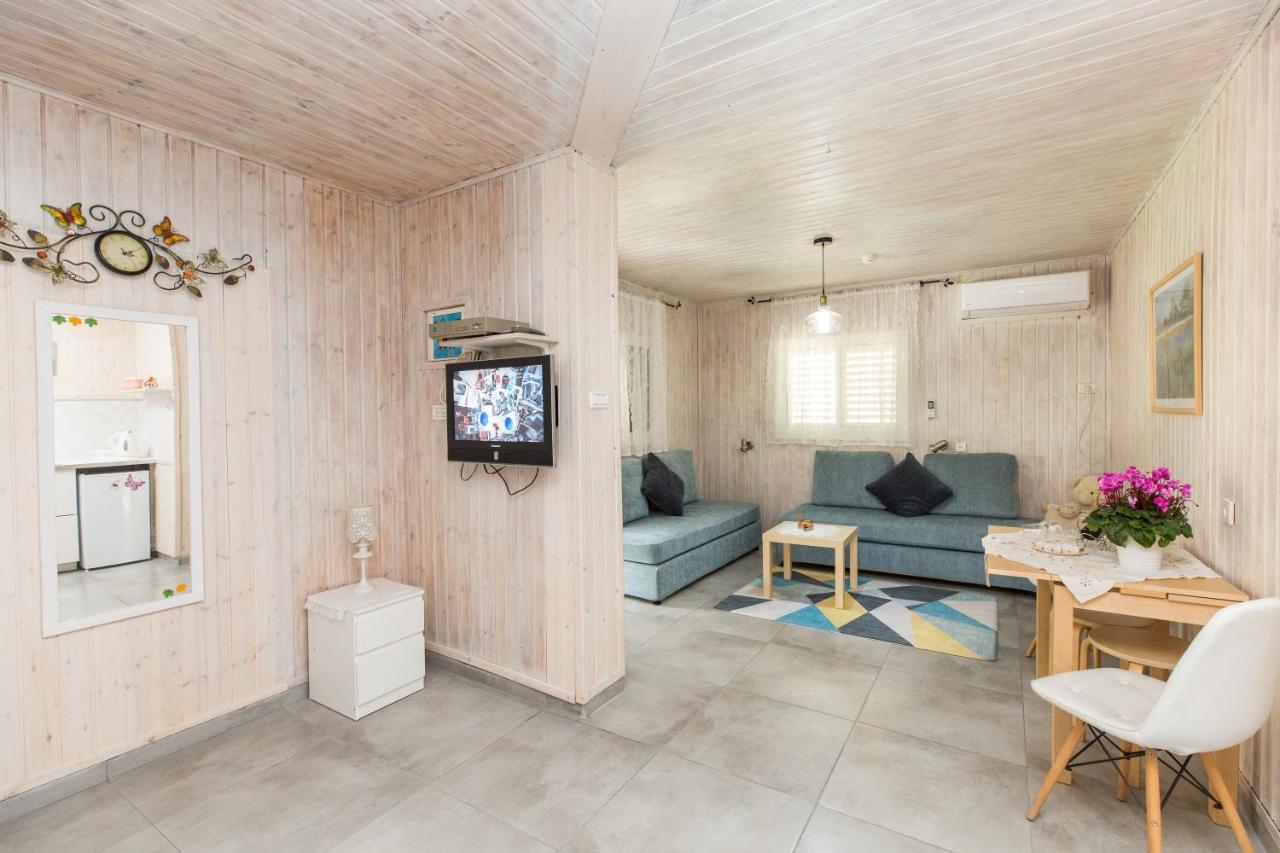 Leyad Hashmura Lodging Yesod Hamaala ภายนอก รูปภาพ