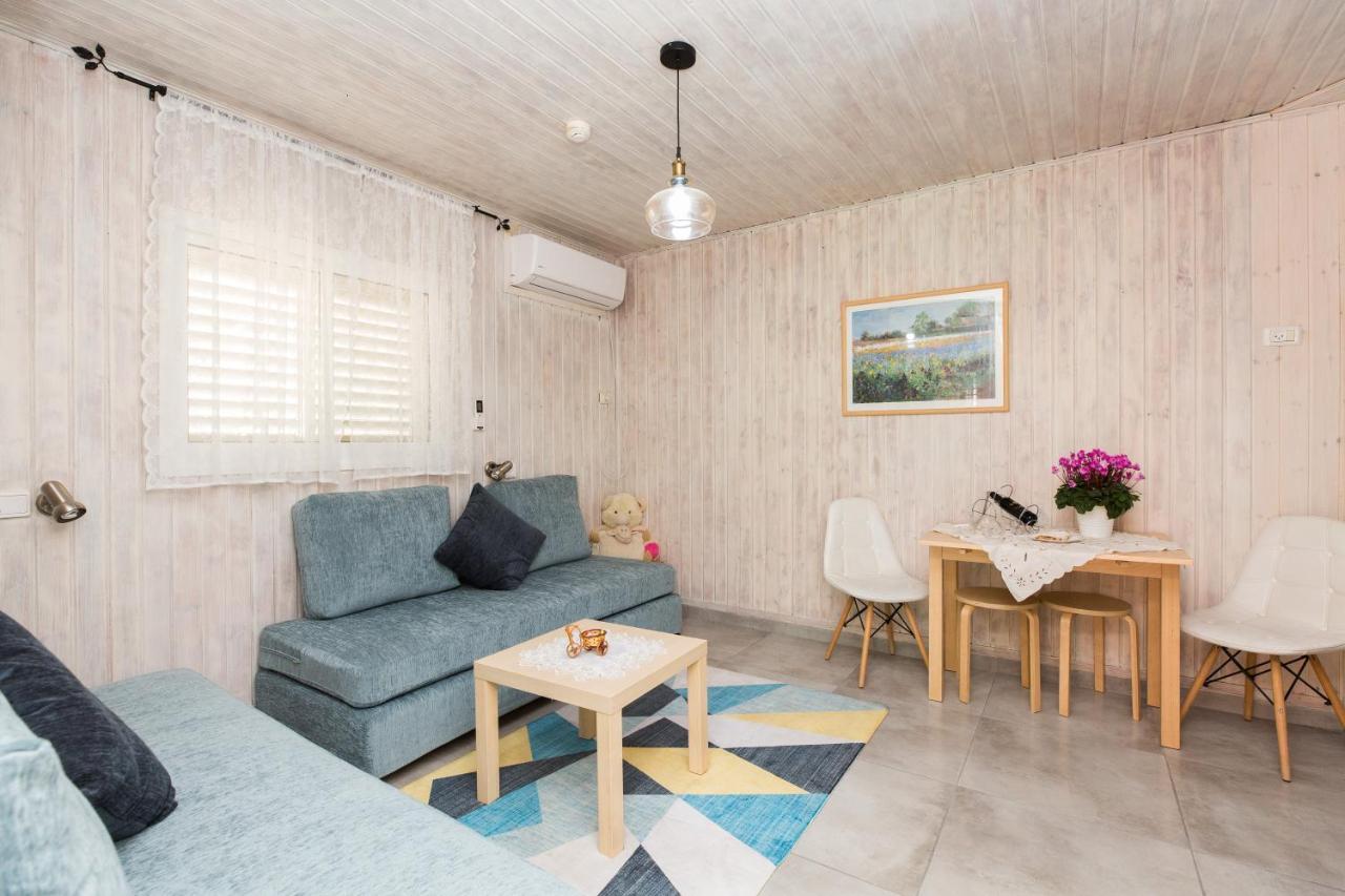 Leyad Hashmura Lodging Yesod Hamaala ภายนอก รูปภาพ