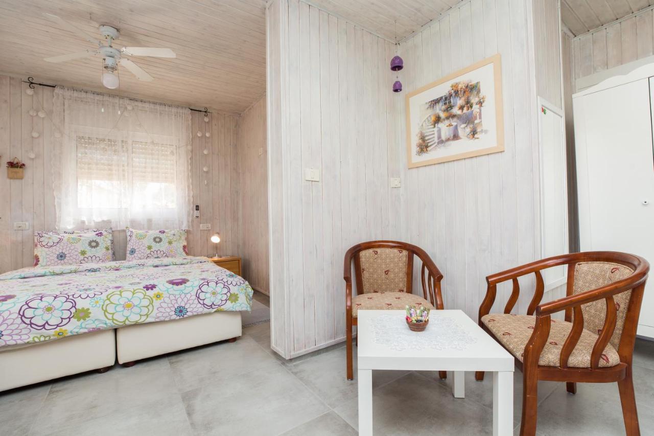 Leyad Hashmura Lodging Yesod Hamaala ภายนอก รูปภาพ