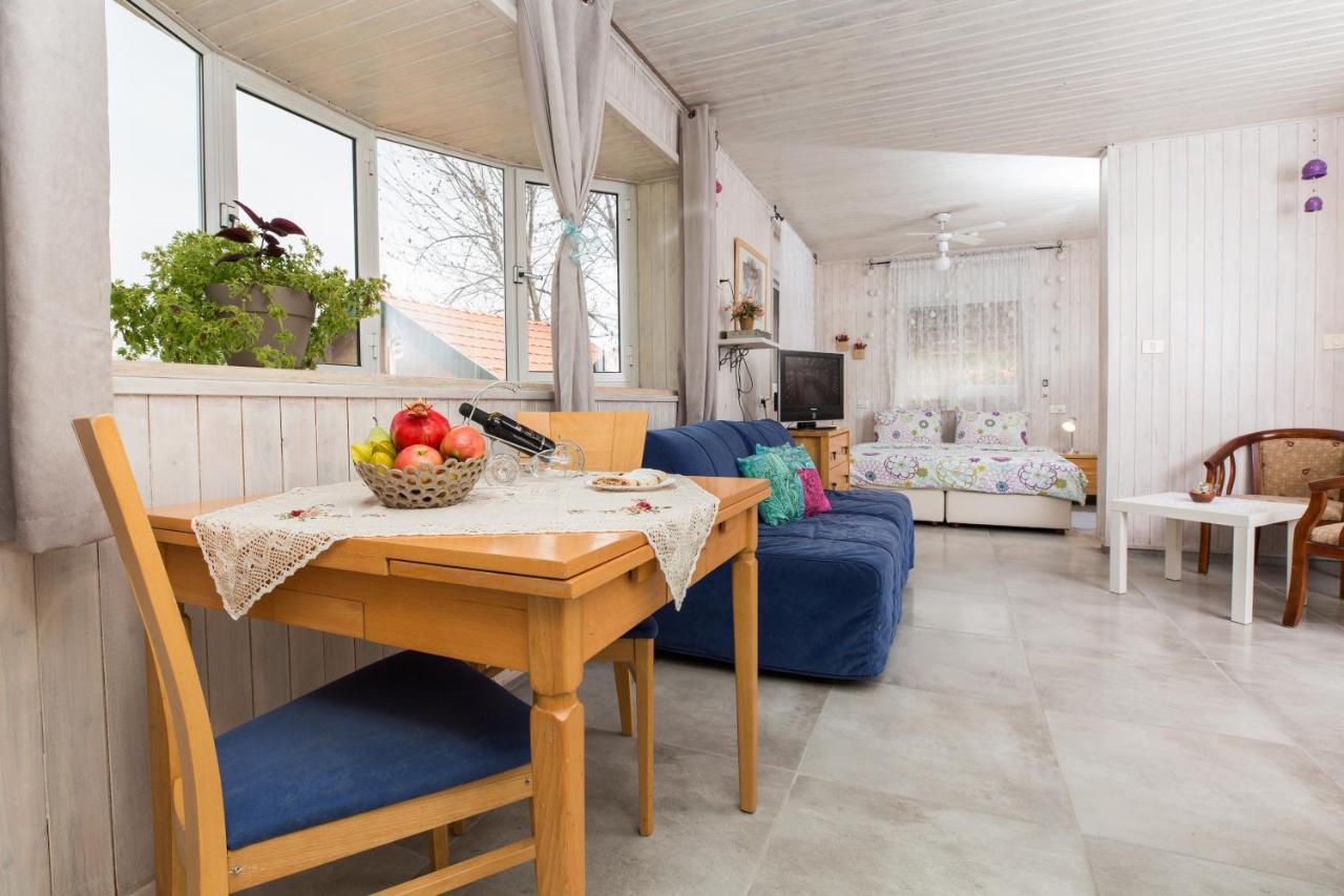 Leyad Hashmura Lodging Yesod Hamaala ภายนอก รูปภาพ