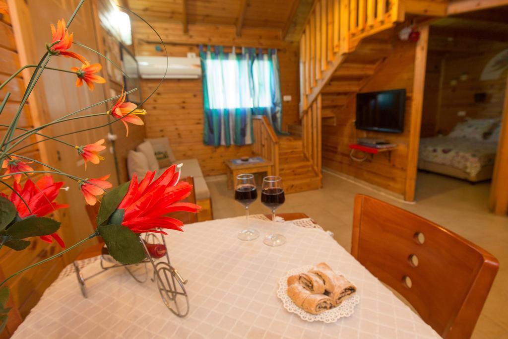 Leyad Hashmura Lodging Yesod Hamaala ภายนอก รูปภาพ