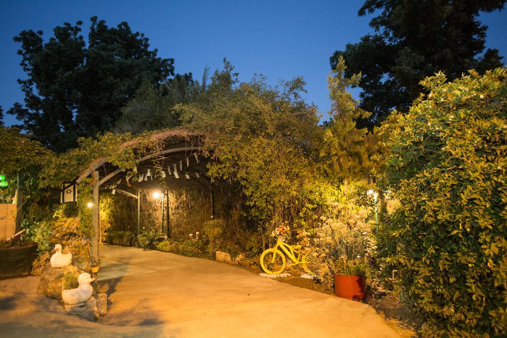 Leyad Hashmura Lodging Yesod Hamaala ภายนอก รูปภาพ
