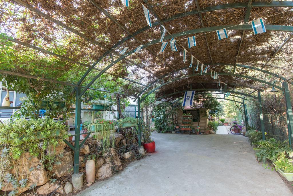 Leyad Hashmura Lodging Yesod Hamaala ภายนอก รูปภาพ